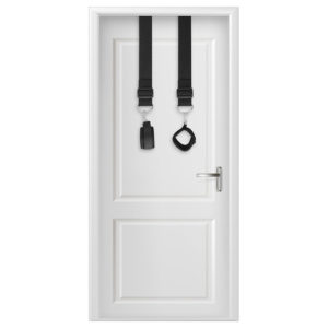 darkness-bondage-esposas-para-la-puerta-0