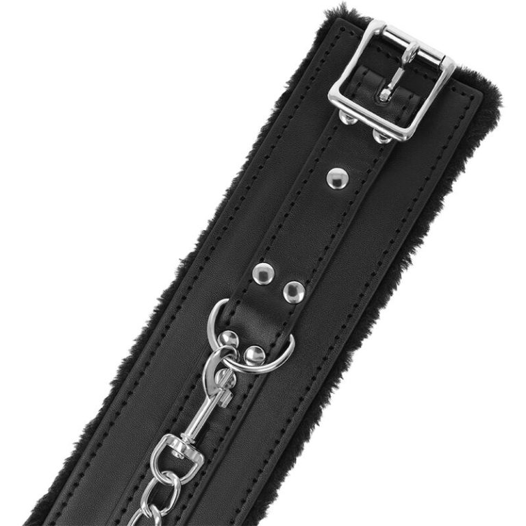 dark-ness-esposas-bdsm-forradas-en-negro-3