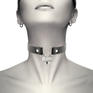 coquette-collar-cuero-vegano-accesorio-coraz?n-con-llave-0