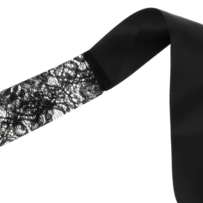 coquette-chic-desire-antifaz-encaje-negro-4