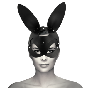 coquette--mascara-cuero-vegano-con-orejas-de-conejo-0