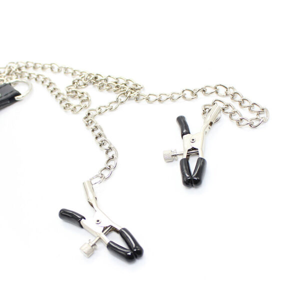 ohmama-fetish---pinzas-pezones-con-cadenas-y-anillo-pene-4
