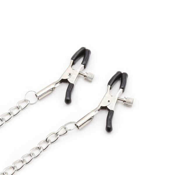ohmama-fetish---mordaza-de-anilla-con-cadenas-y-pinzas-pezones-3
