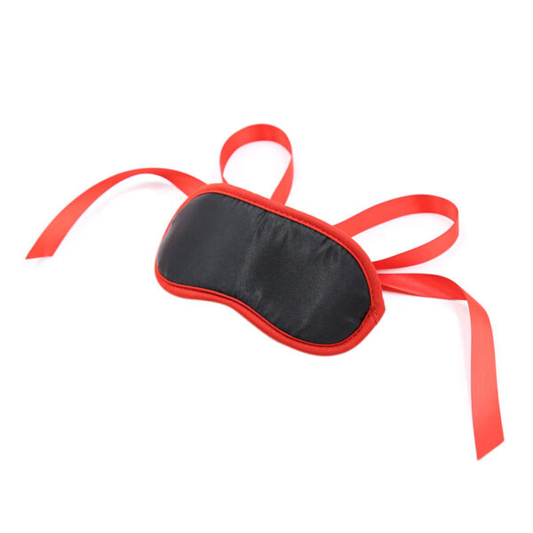 ohmama---fetish-negro-bordes-rojos-4