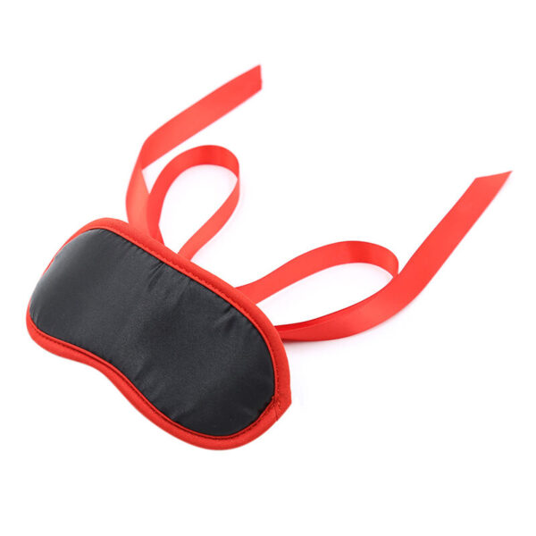 ohmama---fetish-negro-bordes-rojos-5