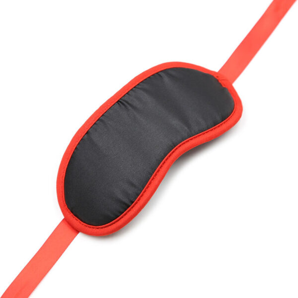 ohmama---fetish-negro-bordes-rojos-6