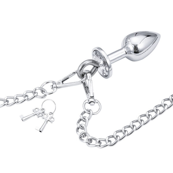 ohmama-fetish---esposas-con-metal-y-plug-3