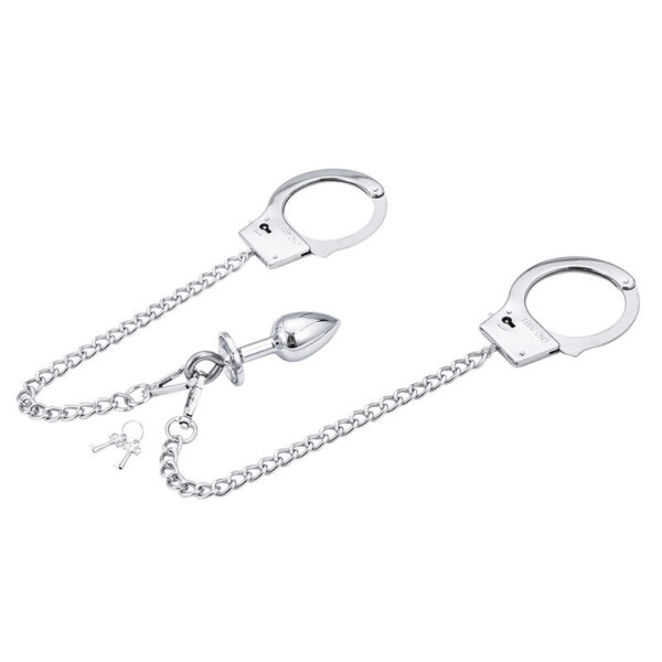 ohmama-fetish---esposas-con-metal-y-plug-1