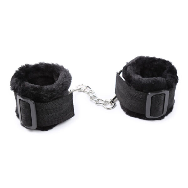 ohmama-fetish---restricciones-muÑecas-con-pelitos-4