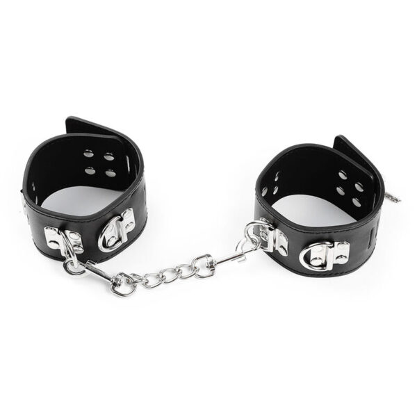 ohmama-fetish---restricciones-tobillos-con-candado-2