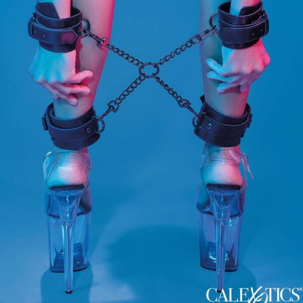 calexotics---euphoria-atadura-de-pies-y-manos-7