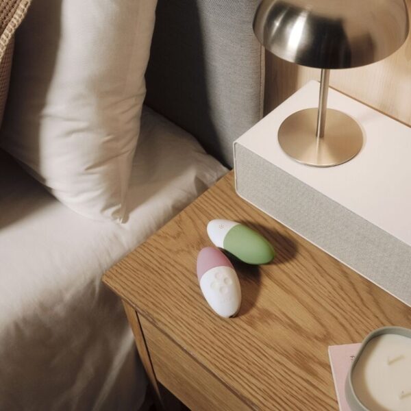 lelo---siri-3-masajeador-de-clitoris-rosa-suave-4