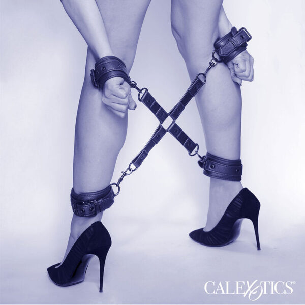 calexotics---nocturnal-conector-hog-tie-cuero-ajustable-negro-5