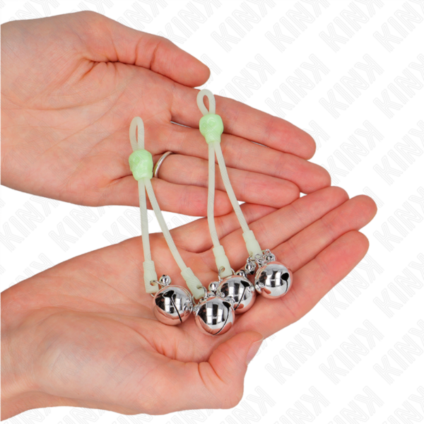 kink---pinzas-para-pezones-luminosas-forma-calabera-con-cascabel-sonoro-ajustable-verde-/-plateado-2