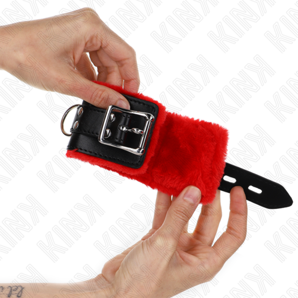 kink---muÑequeras-forradas-con-agujeros-cuadrados-rojo-y-correa-negro-ajustable-17-29-cm-x-6-cm-1