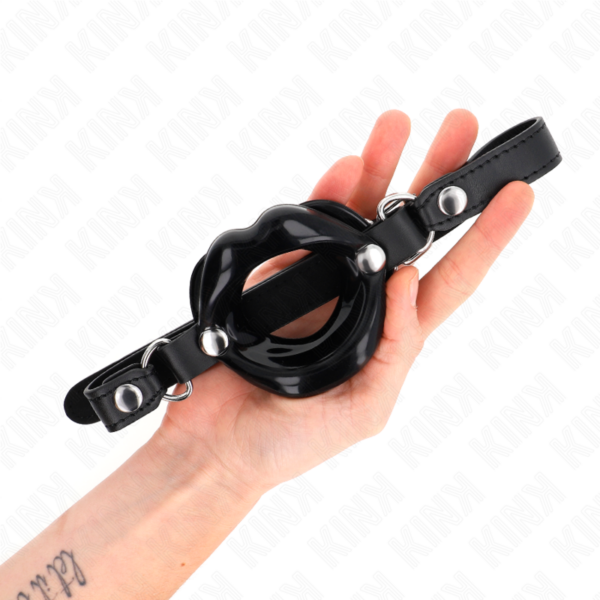 kink---mordaza-labial-8-cm-con-correa-de-polipiel-negro-63-x-2-cm-ajustable-39-58-cm-1