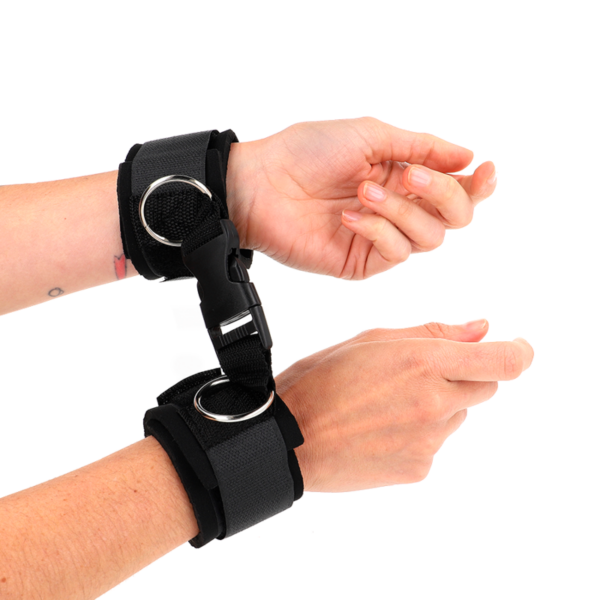 kink---muÑequeras-neopreno-con-cierre-de-gancho-negro-ajustable-22-34-cm-2