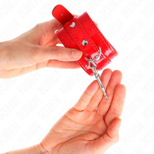 kink---muÑequeras-con-tachuelas-rojo-ajustable-23-33-cm-2