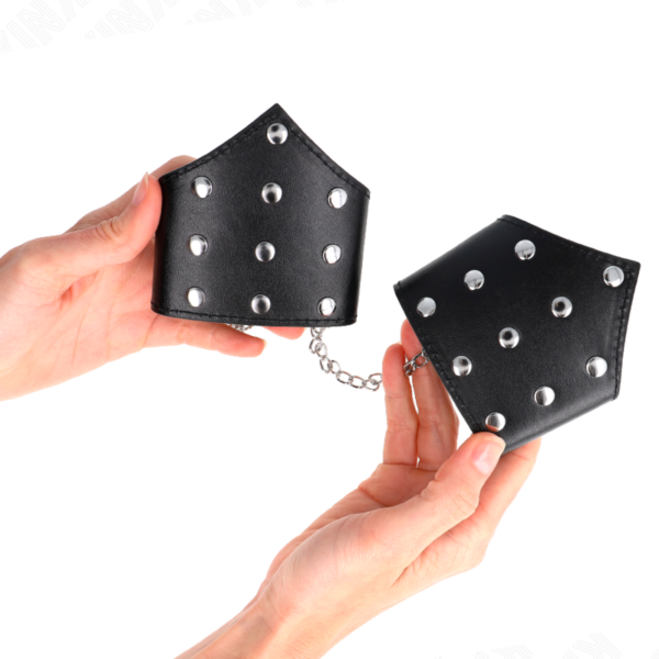 kink---muÑequeras-estilo-puntiagudo-negro-con-cadena-ajustable-17-23-cm-x-8.5-cm-2