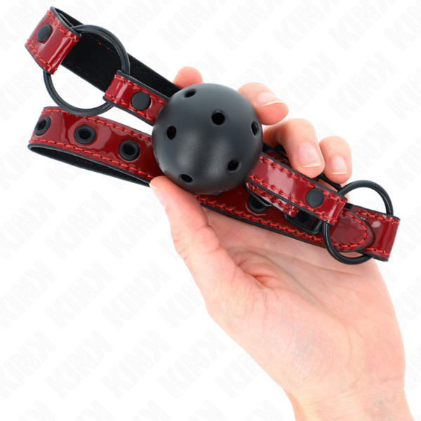 kink---mordaza-de-bola-4.5-cm-de-polipiel-brillante-63.5-x-2-cm-ajustable-41-x-59-cm-3